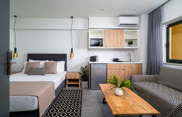 City Stories offers high quality amenities in a fully equipped and refurbished s  City Stories #4 - free private parking! Entire rental unit vacation rental 668585969729548673