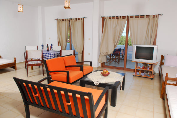 Situated only 100 metres away from Plaka’s beach, offers accommodation with well Heraklion, Greece Athina Villas Apartment with sea view Entire rental unit vacation rental 2239987