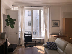 Calm, quiet, newly renovated and furnished apartment with high ceilings (3m30),  Paris, France The D'Antin Entire rental unit vacation rental 29118647