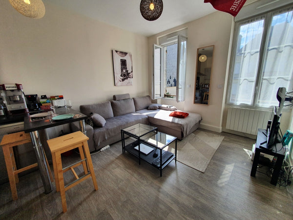 Nous serons ravis de vous accueillir dans cet appartement lumineux de 40 m2 situ France Appartement cosy de 40m2 proche gare Saint-Jean Entire rental unit vacation rental 51539535