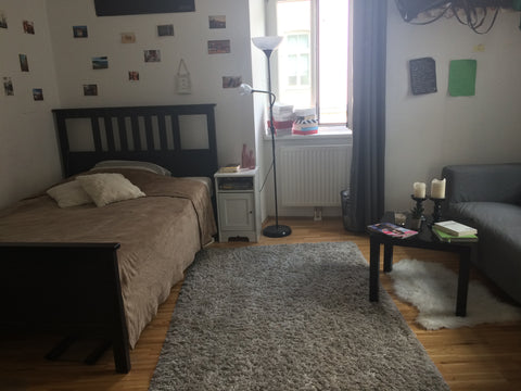 Your room is 18m² big and very bright because of the big windows. It has a very  Vienna, Austria Big, light-flooded Room Private room in rental unit vacation rental 6829110