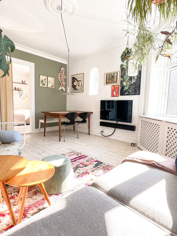 60 m2, on the second floor. Combined living room with dining table, one bedroom  Copenhagen, Denmark Cosy apartment close to city center, Metro and bus Entire condo vacation rental 566518281810221606