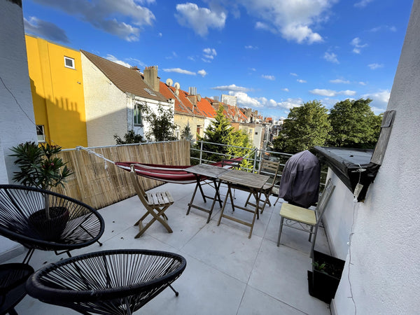 Relaxte kamer in appartement met groot terras. Grote woonkamer met eigen zithoek Leuven, Belgium Kamer in lichtrijk appartement met mooi uitzicht Private room in condo vacation rental 653673740716688422