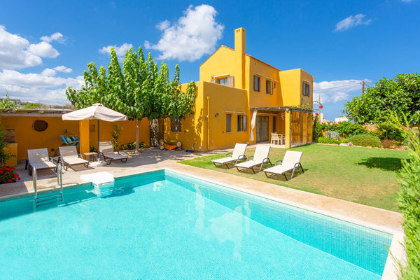 <b>Villa Highlights</b> <br><br />    <p>Find yourself just a minute away from p England, United Kingdom Villa Liakada: Large Private Pool, Walk to Beach, Sea Views, A/C, WiFi Entire villa vacation rental 11267792