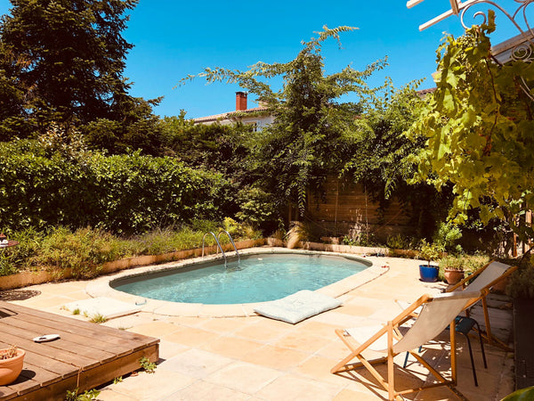 Cette maison est située dans un quartier très calme, et parfaitement située. Con Bordeaux, France Agréable Maison au calme absolu avec piscine Entire townhouse vacation rental 657995463802849518