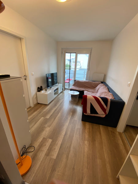 10 minutes from the city center<br /><br />Modern living in 2nd district<br /><b  Cozy place at Vienna City Center Private room in condo vacation rental 51011740