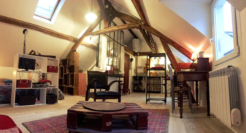 Absolute calm, space, luxury of a court in summer. And you are… in full heart of Paris, France ARTIST'S LOFT BASTILLE MARAIS Private room in rental unit vacation rental 6463848