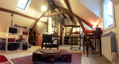 Absolute calm, space, luxury of a court in summer. And you are… in full heart of Paris, France ARTIST'S LOFT BASTILLE MARAIS Private room in rental unit vacation rental 6463848