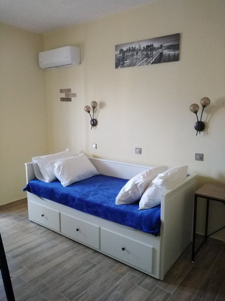 FULLY RENOVATED ACCOMMODATION IN ARCHANGELOS OF RHODES. IT CONSISTS OF 4 SINGLE   Private room for 2 - SERAFI' COZY ROOMS No4 Private room in rental unit vacation rental 628710945189029601