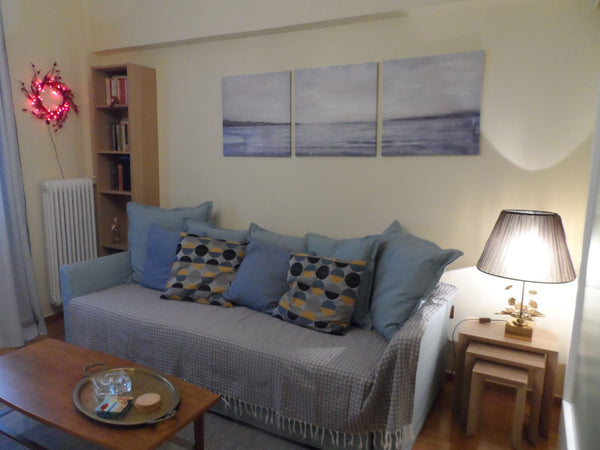 Two-room apartment opposite the courts of Evelpidon, in a quiet area and with ne GR Apartment near the Courts (Ewelpidon) Entire condo vacation rental 643240309644015517