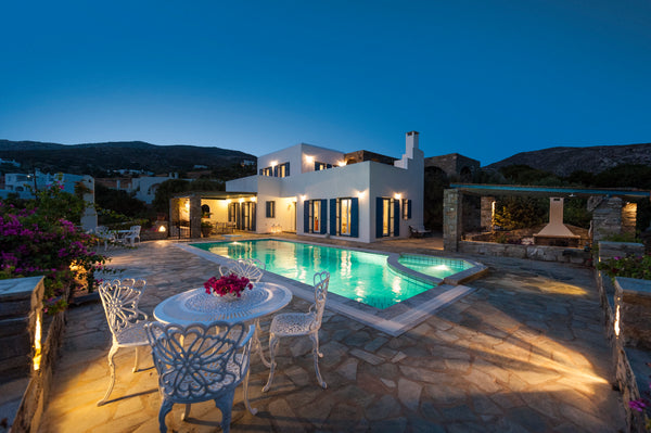 Our romantic south oriented villa is located in the picturesque 