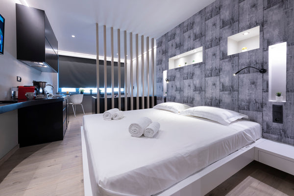 Enjoy a little more space and luxury in one of our cozy Deluxe Suites. We offer  Nea Ionia, Greece Deluxe Acropoli Suite in Monastiraki Entire rental unit vacation rental 40356967