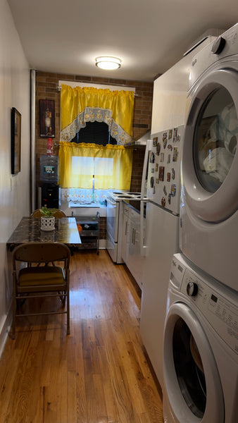 Relax in this quiet and stylish space. New York, NY Rental unit in The Bronx · 1 bedroom · 1 bed · 1 shared bath Private room in rental unit vacation rental 987760982489385340