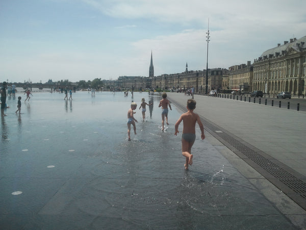 A 10kms de Bordeaux, Bordeaux-lac, vous apprécierez le calme...et la piscine  de Bordeaux, France studio 35 m2 aménagé dans propriété Entire bungalow vacation rental 6656841