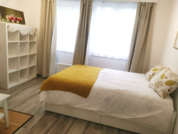 Détendez-vous dans ce logement calme et élégant.<br />Vous avez un shopping en f Brussels, Belgium Superbe studio pour un séjour idéal à Bruxelles Entire rental unit vacation rental 699587219382631448