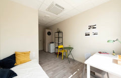 Chambre studio située dans une résidence richement équipée à Woluwe-Saint-Lamber  Chambre studio résidence Bruxelles Entire condo vacation rental 52649210