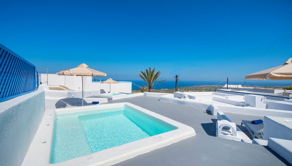 Traditional Santorini residence extending to 65 square meters fully renovated. < Greece Traditional villa, Jacuzzi, Veranda with Sea view Dome vacation rental 8669577