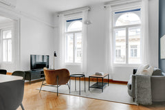 Show up and start living from day one in Vienna with this beautiful three-bedroo Vienna, Austria Innere Stadt 3BR w/ Elevator & Great View nr U1 Entire rental unit vacation rental 646259416977317968