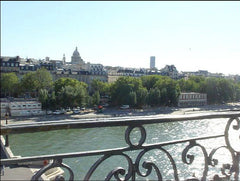 <b>The space</b><br />1 to 10-month "mobility lease" only - according to French  Paris, France GREAT RIVER VIEW ILE ST LOUIS LOFT Mobility lease Entire rental unit vacation rental 513757