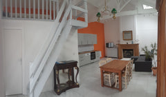 Dépendance de standing rénovée et climatisée, idéalement située : A 100 m d'une  Bordeaux, France Dépendance de caractère aux portes de Bordeaux Entire guesthouse vacation rental 21276148