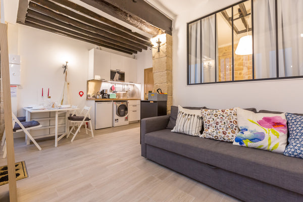 Au rez de chaussée cour d'un immeuble, cet appartement est situé au coeur du Lou Paris, France Beautiful apartment in Louvre Museum , Paris 1 Entire rental unit vacation rental 20986421