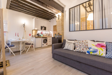 Au rez de chaussée cour d'un immeuble, cet appartement est situé au coeur du Lou Paris, France Beautiful apartment in Louvre Museum , Paris 1 Entire rental unit vacation rental 20986421