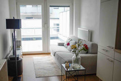 nice Bungalow-Apartment 1 minute to U1.<br />Perfect public transport connection Vienna, Austria bright modern bungalow -2 min to U1 Private room in rental unit vacation rental 27539792