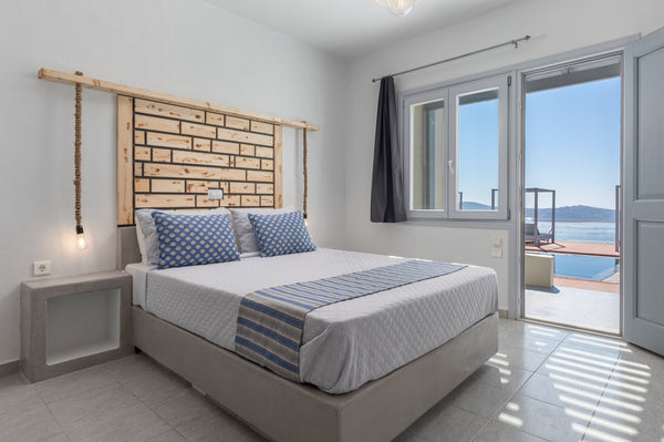Featuring a pool with Caldera view, Gizis Exclusive enjoys a prime location on t  Standard Double or Twin Room with Caldera view Private room in bed and breakfast vacation rental 41951227