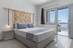 Featuring a pool with Caldera view, Gizis Exclusive enjoys a prime location on t  Standard Double or Twin Room with Caldera view Private room in bed and breakfast vacation rental 41951227