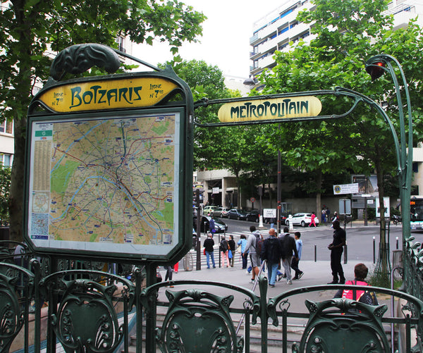 This is a one bedroom flat, 40m2, 100m away from the beautiful Buttes Chaumont g Paris, France 2P / 40m2 in Buttes Chaumont Entire rental unit vacation rental 3214128