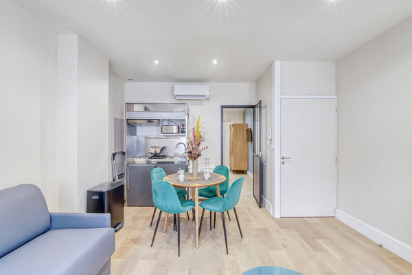 Appartement de 35m², au premier étage sans ascenseur, une chambre double, une sa Bordeaux, France Appartement Balzac Entire rental unit vacation rental 48578485