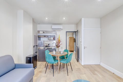 Appartement de 35m², au premier étage sans ascenseur, une chambre double, une sa Bordeaux, France Appartement Balzac Entire rental unit vacation rental 48578485