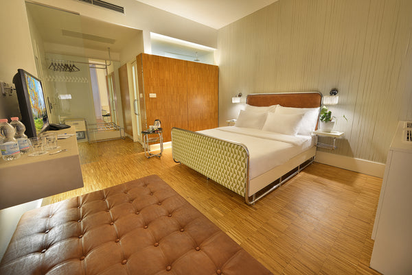 Jednolůžkový pokoj Superior.	Your room charge will be paid prior to your arrival  Three Crowns Hotel, Single Room Superior Room in boutique hotel vacation rental 43239125