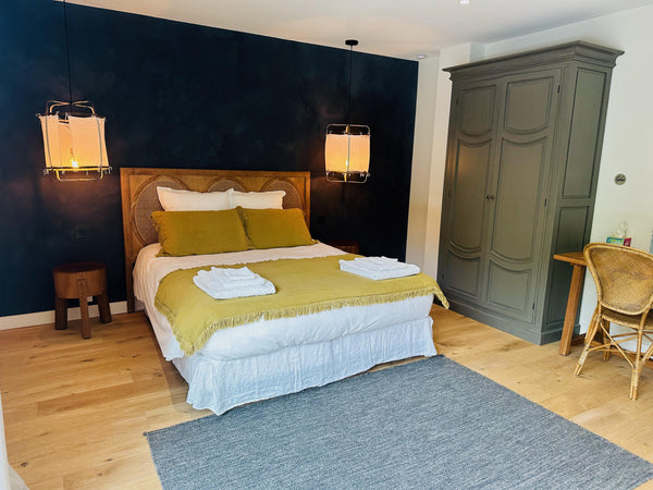 L'établissement les pénates bordelaises est une chambre d'hôte chez l'habitant e Paris, France Suite Pénate 5 - chambre d'hôte les pénates bordel Private room in bed and breakfast vacation rental 649784416823713095