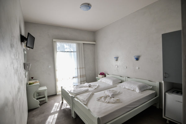 minimally built room with beautiful balcony and pool view<br /><br /><b>The spac Ios, Greece friendly place in relax setting Private room in guesthouse vacation rental 8583944