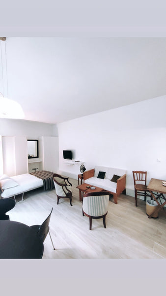 Apartment located in the best spot in the Marais Area, rue du Temple, just a few  MARAIS BEST CENTRAL AND CALM SPOT Entire rental unit vacation rental 30166423