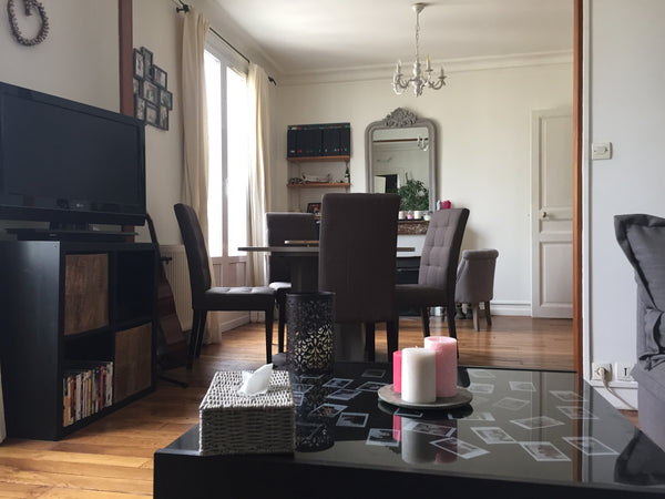 Elegant & luminous 53 sq m flat, fifth floor with elevator & long balcony access Paris, France Paris Montparnasse elegant double living flat Entire rental unit vacation rental 13586130