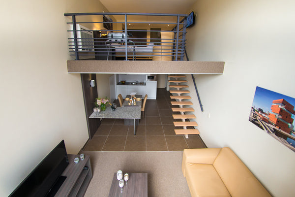 Appartement de 55 m2, peut accueillir jusqu’à 2 personnes. Il est équipé de deux Antwerp, Belgium Bel Appartement 55m2 en plein coeur d'Anvers Room in aparthotel vacation rental 48818312