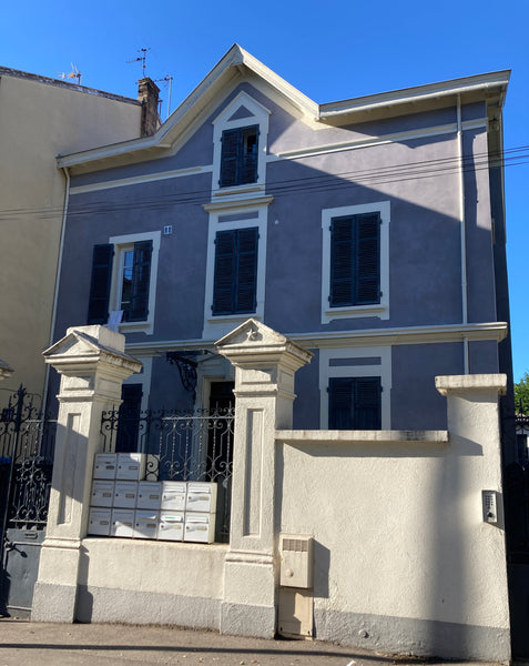 Beau studio haut de plafond refait à neuf au cœur du paisible et verdoyant quart  Beau studio au cœur de Montchat proche du centre Entire rental unit vacation rental 757131347592248774