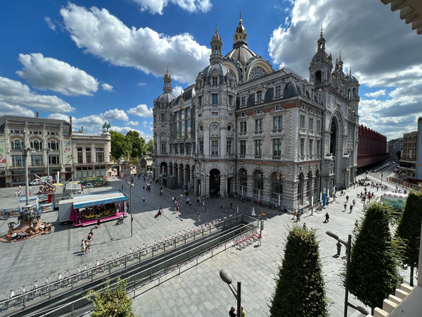 Vanuit deze ideaal gelegen accommodatie kun je allerlei activiteiten ondernemen. Netherlands HelloAntwerp | central station studio apartment Entire condo vacation rental 53680726