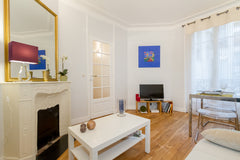 Appartement de 40 m2 pour 4 personnes dans le 15ème arrondissement,Rive Gauche,c Paris, France Appartement de Charme refait à neuf- SAFE & CLEAN Entire rental unit vacation rental 5121147