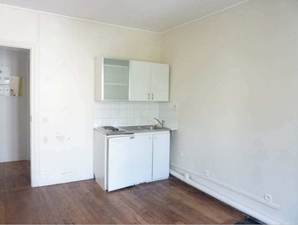 Je met à disposition mon studio de 20m² pour deux personnes. Le lit est converti Berlin, Germany Studio au cœur de Paris et au calme Entire rental unit vacation rental 14160955