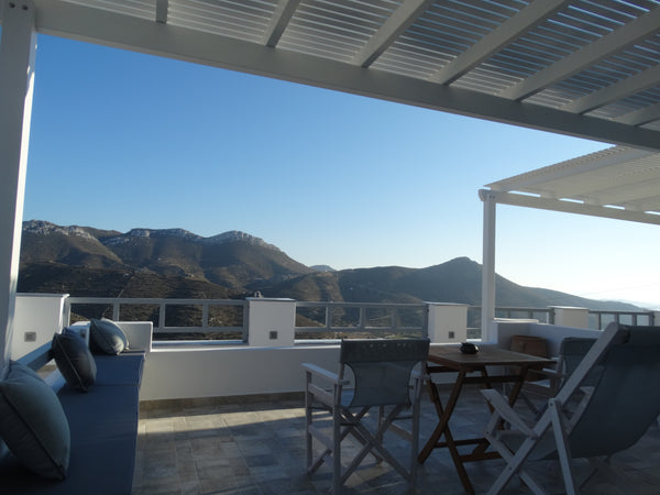 H αγάπη μας για το απέραντο γαλάζιο του Αιγαίου σε συνδυασμό με το Κυκλαδίτικο ά  Skopelitis Village Apartment I - Amorgos Entire serviced apartment vacation rental 32108232