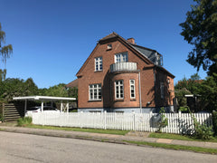 Stor murermestervilla i 3 etager, indeholdende 3 soveværelser, 2 badeværelser og Copenhagen, Denmark Big charming house and garden near city center. Entire home vacation rental 17997554