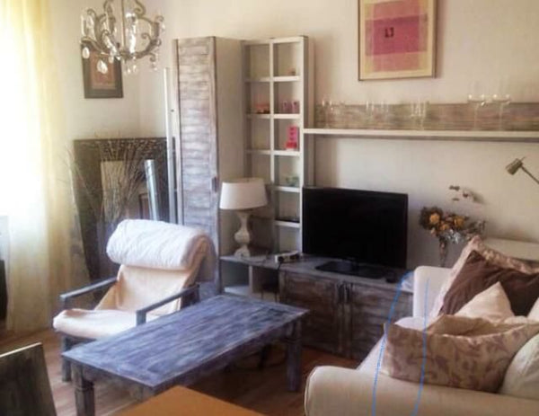 A comfortable, modern, fully equipped sunny flat 10 minute by tram to Old town a  Cosy flat central location by the river Entire rental unit vacation rental 605113010450660952