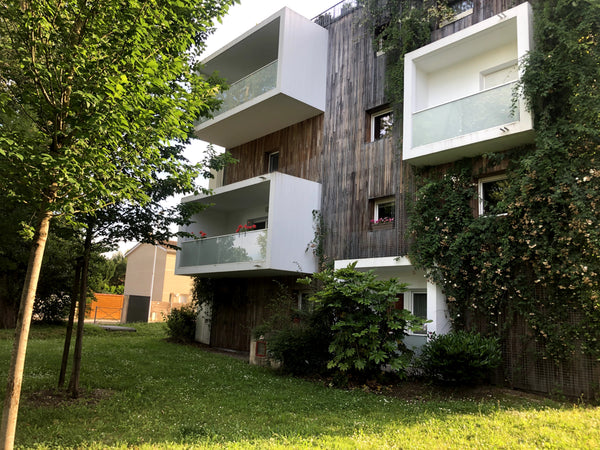 Spacieux appartement T4 de 85 m2 avec terrasse privative, situé dans un éco-quar  Superbe appartement en RDC avec parking gratuit Entire condo vacation rental 586028117791480599