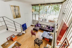 Dans une rue piétonne, au calme, un loft charmant de 85 m2 ouvrant sur une pièce Paris, France Loft de charme, vu dans la presse, rue pietonne Entire loft vacation rental 21841167