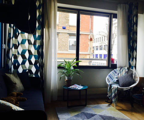 A deux pas du Canal de l'Ourcq, dans un quartier plein de vie, ce studio chaleur Paris, France Studio bleu et jaune du Canal Entire rental unit vacation rental 20544481