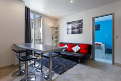 Bel appartement de 32m2 au calme et très lumineux, composé d’un séjour et une ch Paris, France Appartement calme et lumineux à Paris 17ème Entire rental unit vacation rental 20128806