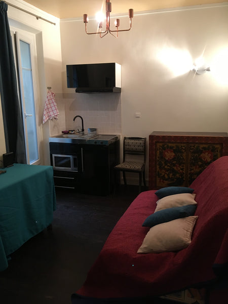 My accommodation is near to Charles de Gaulle ETOILE / Champs élysés. You will a  Studio five minutes from the Champs Elysees Private room in rental unit vacation rental 16479126